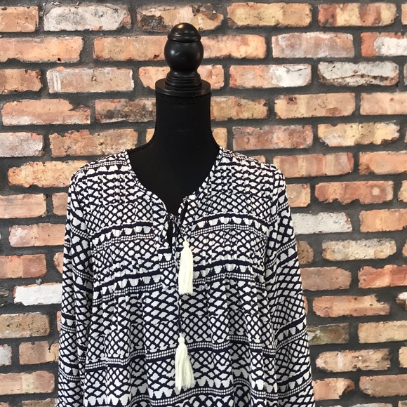 Collective Concepts Navy/White Blouse - Size Small - Picture 3 of 3